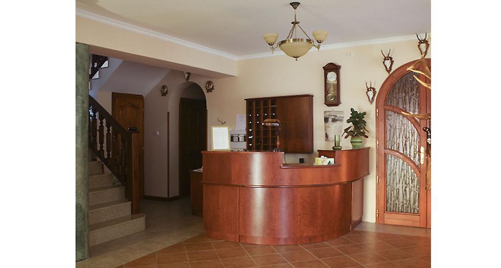 Hotel Hubertus Zebegeny Bagian luar foto