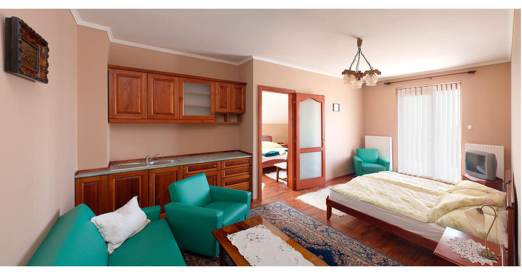 Hotel Hubertus Zebegeny Ruang foto